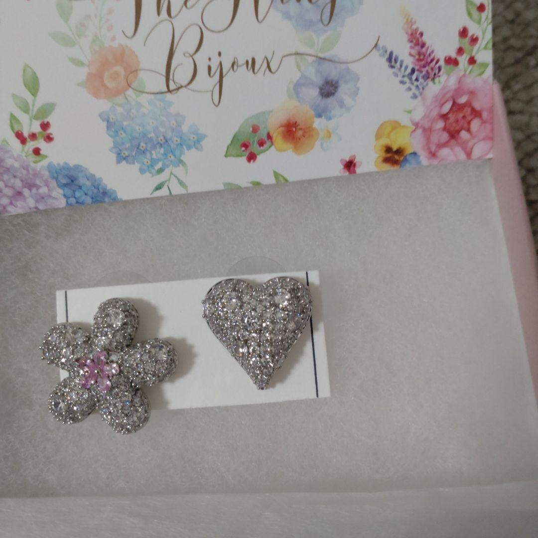 THE HANY　OBLIコラボ　 フラワー ハート ピアス