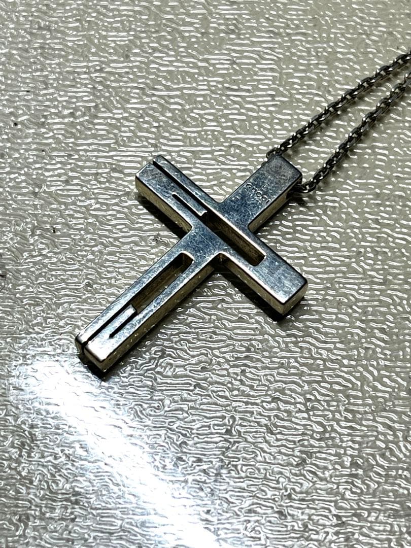 GUCCI クロスネックレス　十字架