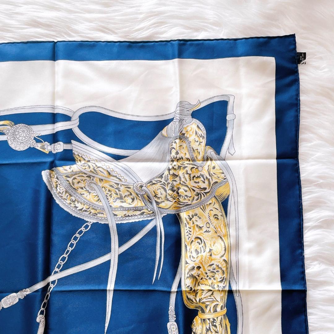 エルメス　カレ90 馬具デザイン　スカーフ　シルク100％