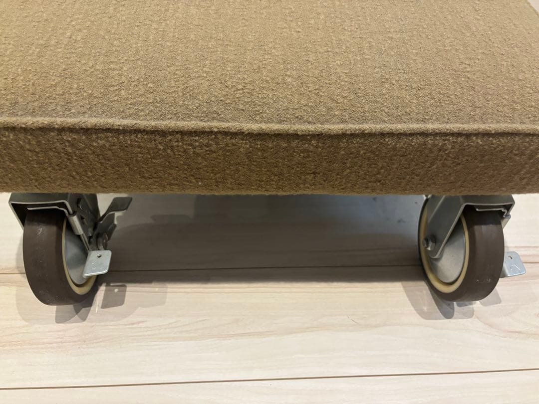 TRUCK FURNITURE キャスター付きオットマン