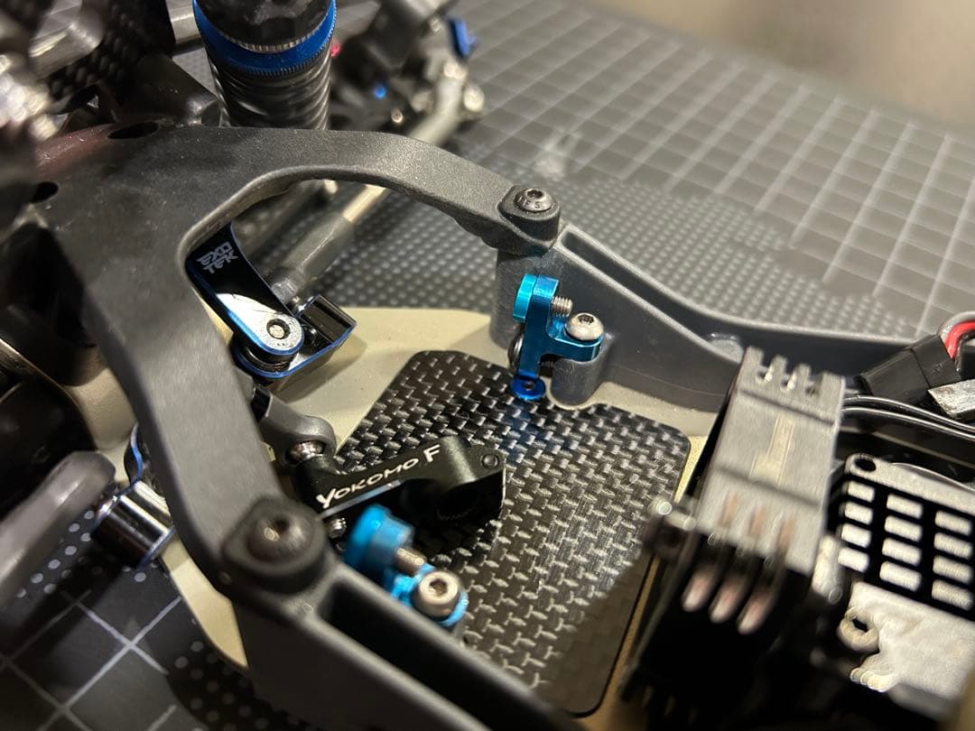 アソシエイテッドB6.2シャーシ&ESC(ダート仕様)