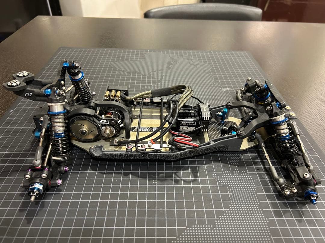 アソシエイテッドB6.2シャーシ&ESC(ダート仕様)
