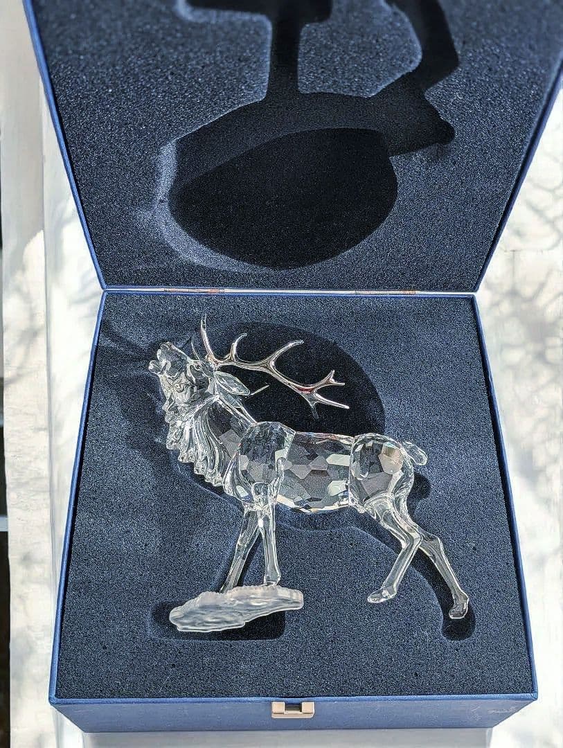 スワロフスキークリスタル　雄鹿 専用ケース付き