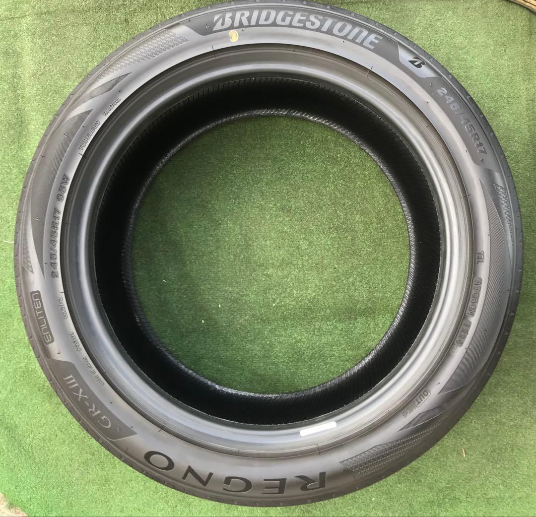 245/45 R17、BRIDGESTONE REGNOラジアルタイヤ