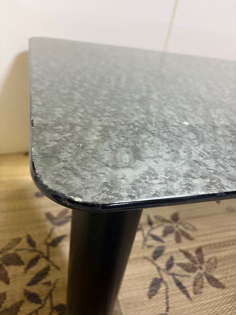 黒い長方形テーブル