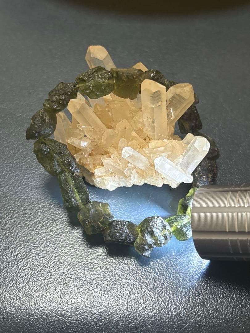 【売り切り最終値下げ】モルダバイト　原石　ブレスレット