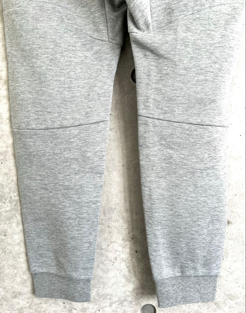 Nike テックフリースパンツ　M グレー ジョガーパンツ