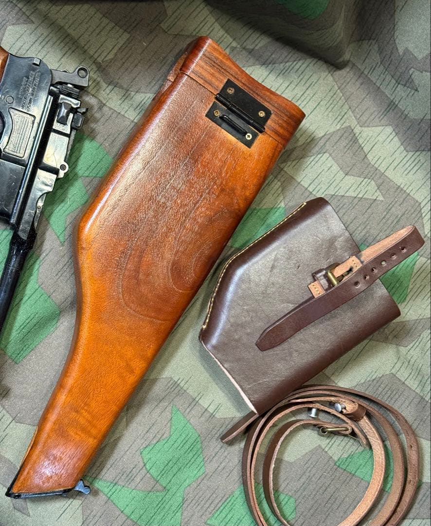 ❸ドイツ軍　モーゼルM712用木製ホルスター&ホルダーとスリング(レプリカ)