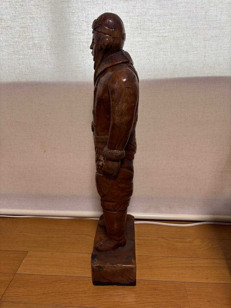 木製パイロット像 約50cm 神風特別攻撃隊 特攻隊の置物です。