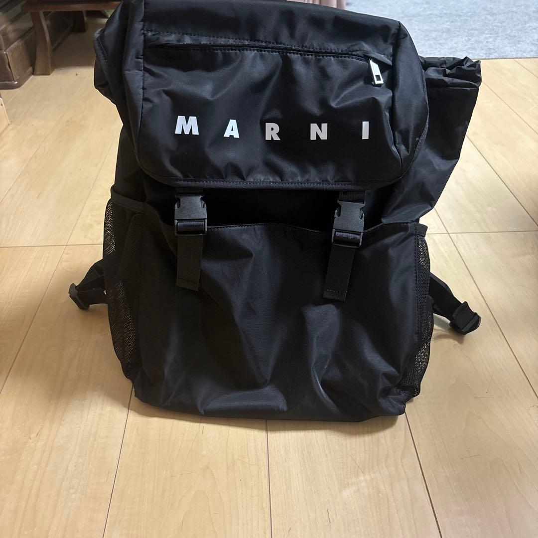MARNI ブラック リュック 子供用(大人も使えます)