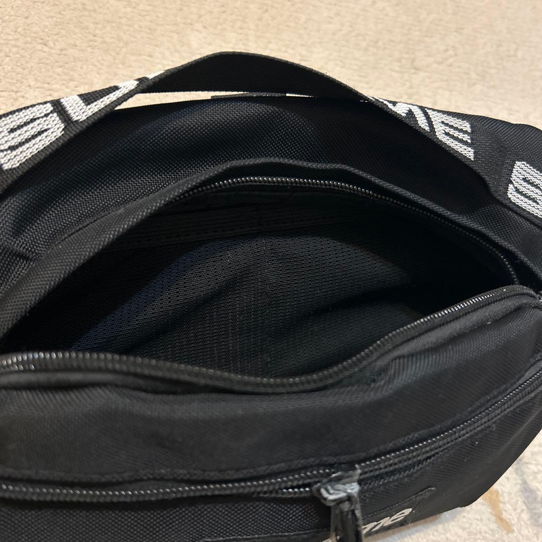 Supreme ブラック ボディバッグ・ウエストポーチ