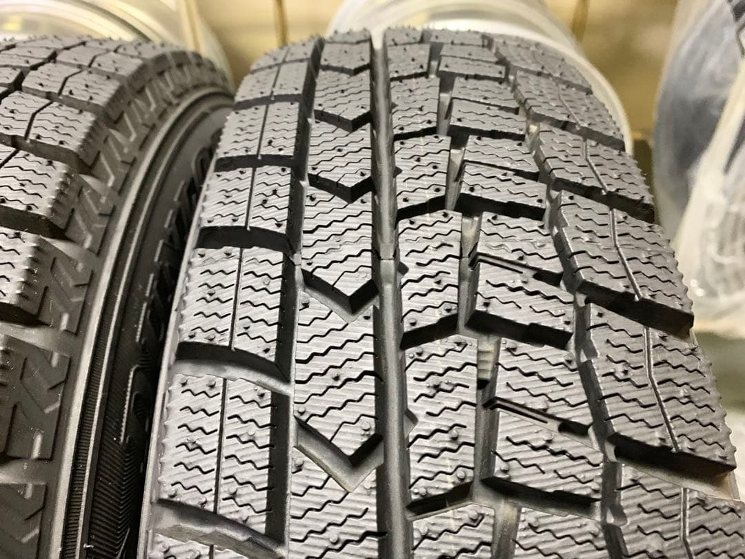 年末年始発送可能　155/70R13 スタッドレスタイヤ　ダンロップ　国産