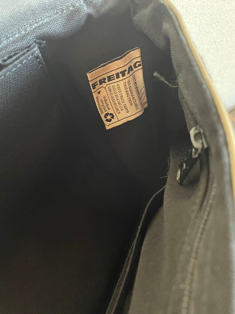 FREITAGメッセンジャーバッグ青（ライトブルー）×白（クリーム）