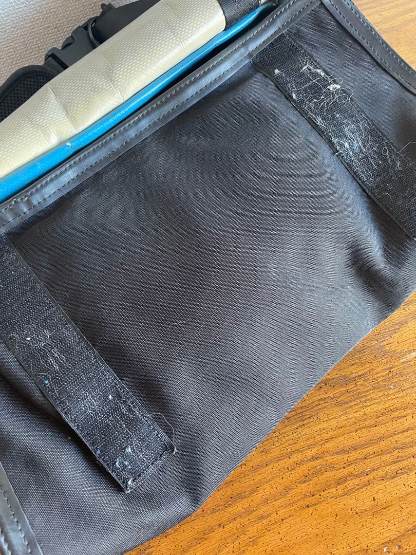 FREITAGメッセンジャーバッグ青（ライトブルー）×白（クリーム）