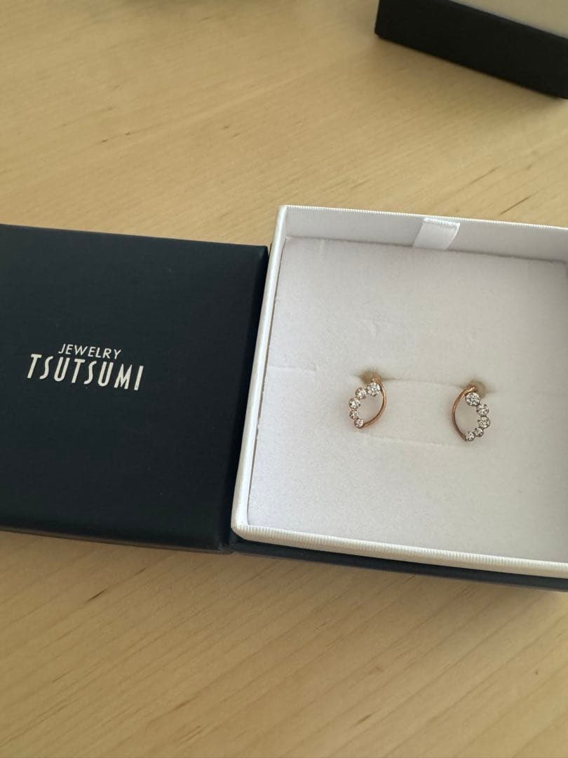 【まとめ売り】SWAROVSKI TSUTSUMIピアス