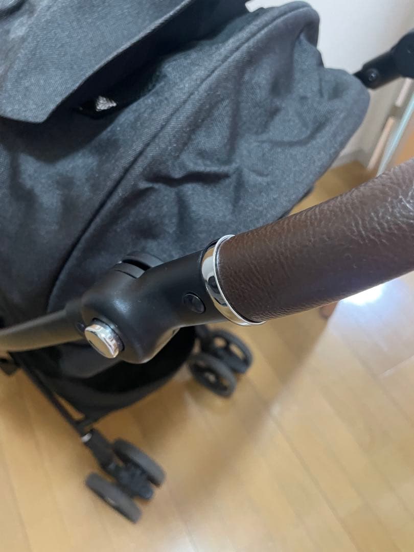 【美品】Apricaベビーカーラクーナクッションフリープラス2022年購入