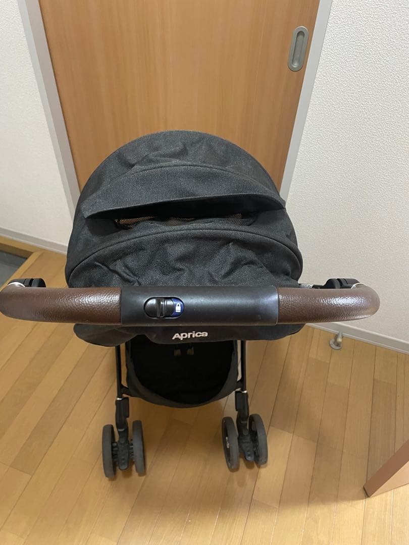 【美品】Apricaベビーカーラクーナクッションフリープラス2022年購入
