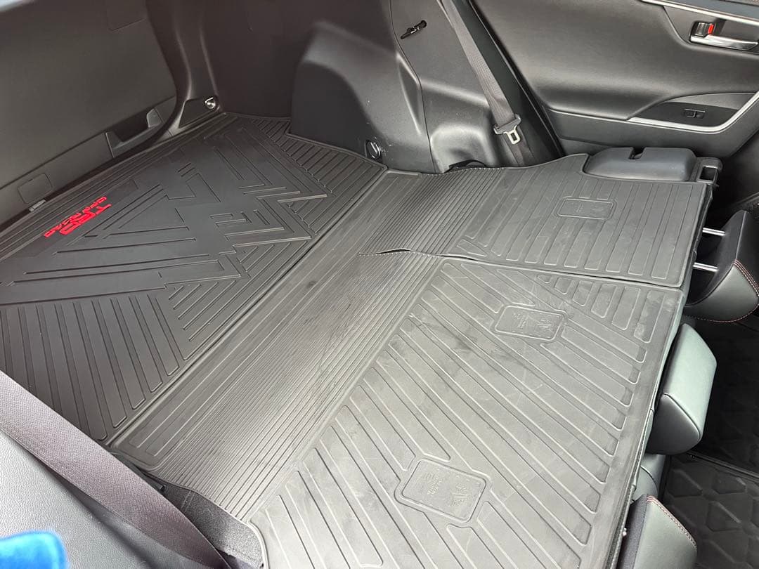 トヨタ　RAV4 TRD トランクマット ブラック