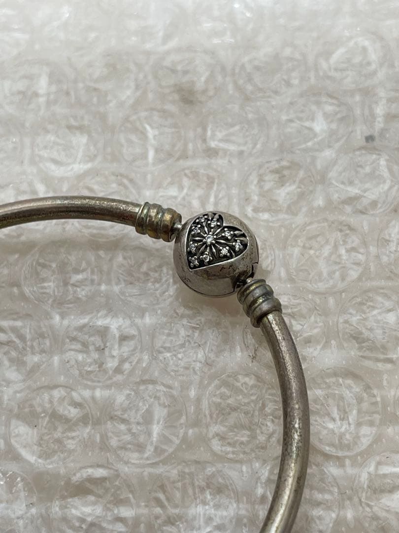 PANDORA ブレスレット　チャーム付き