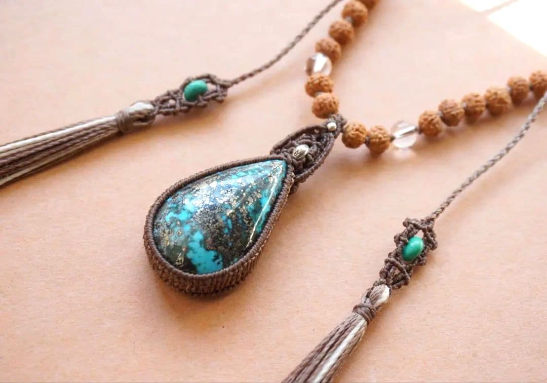 special collectionイラン産ターコイズ　マクラメロングネックレス