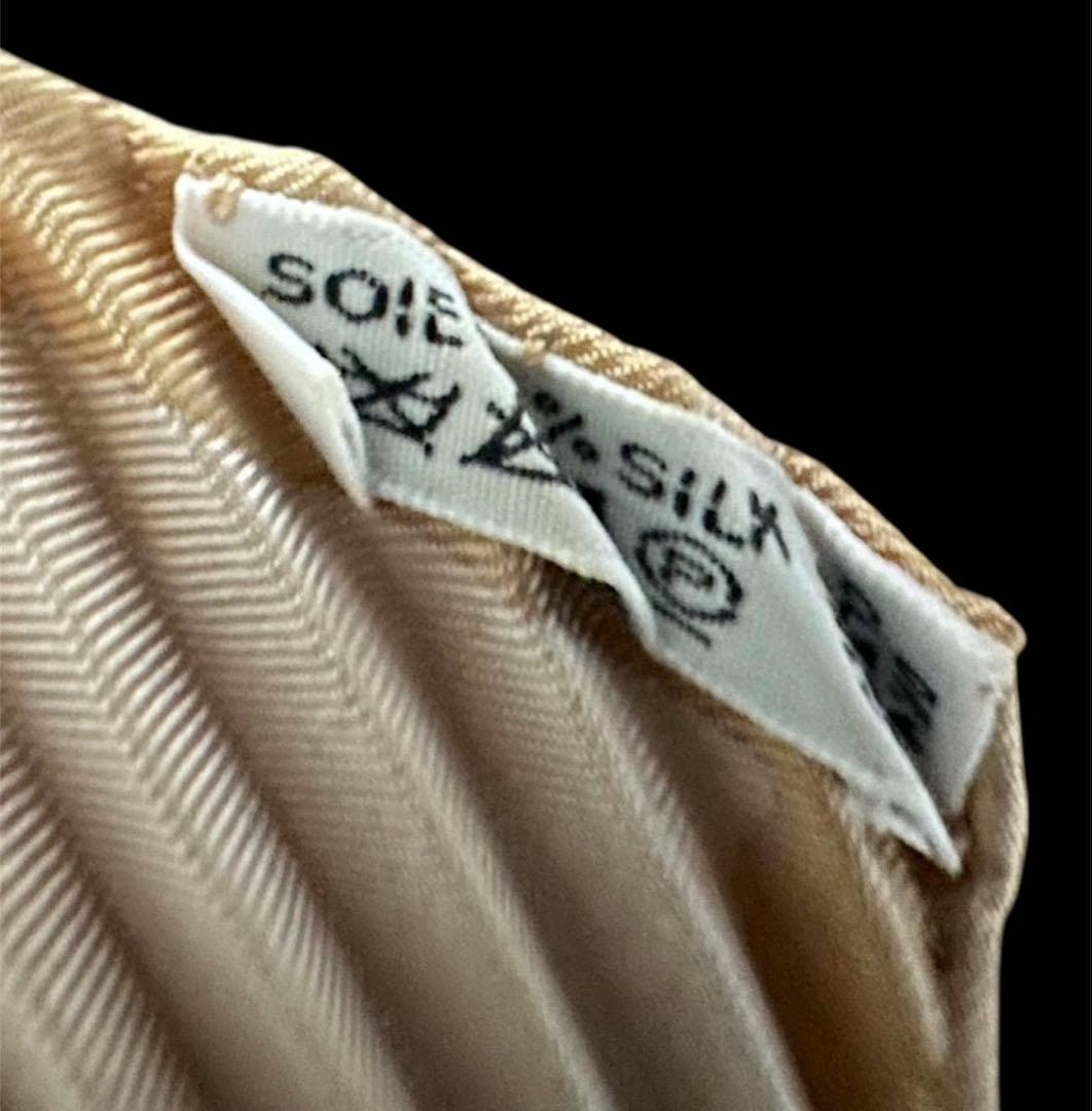 【超美品】HERMES エルメスプリーツ　カレ90スカーフ　フラワー