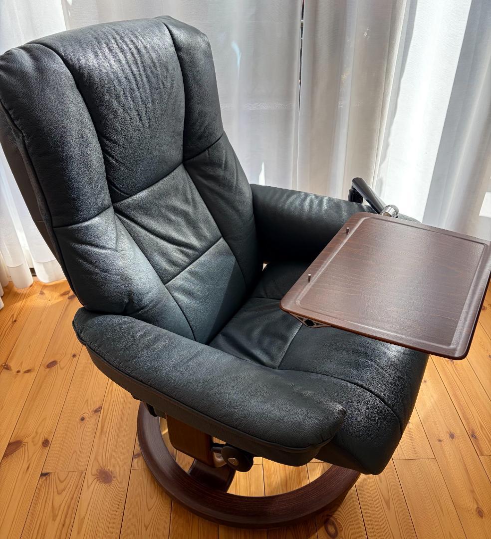 ストレスレスチェア メイフェアＭコンピュータテーブル付・オットマンセット11万円