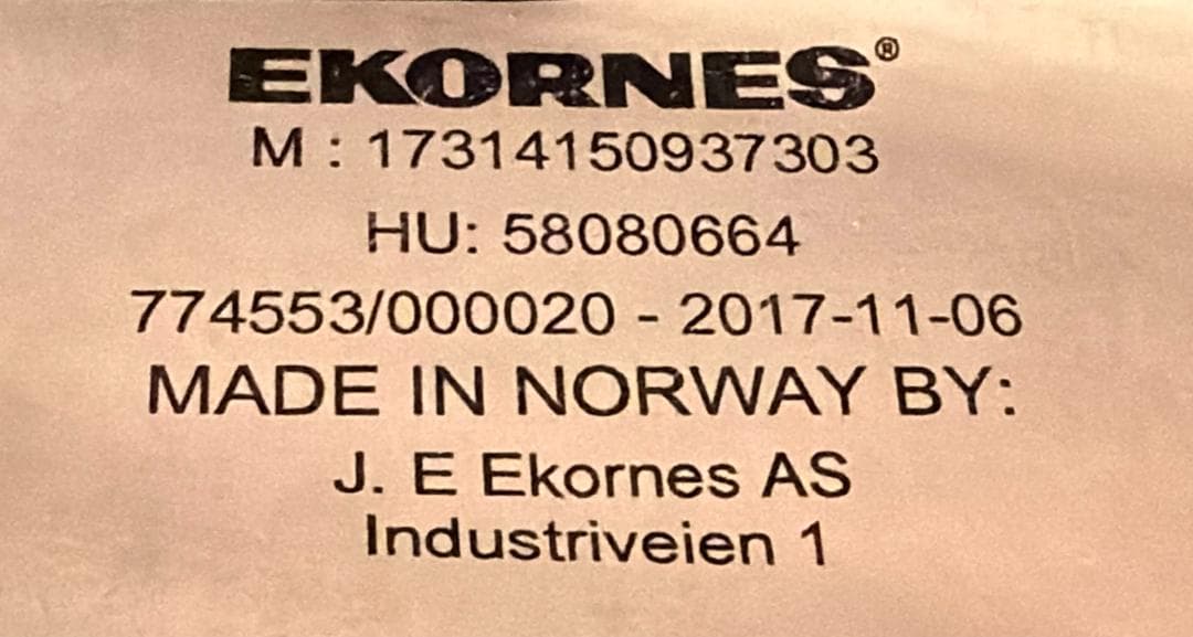 ストレスレスチェア メイフェアＭコンピュータテーブル付・オットマンセット11万円