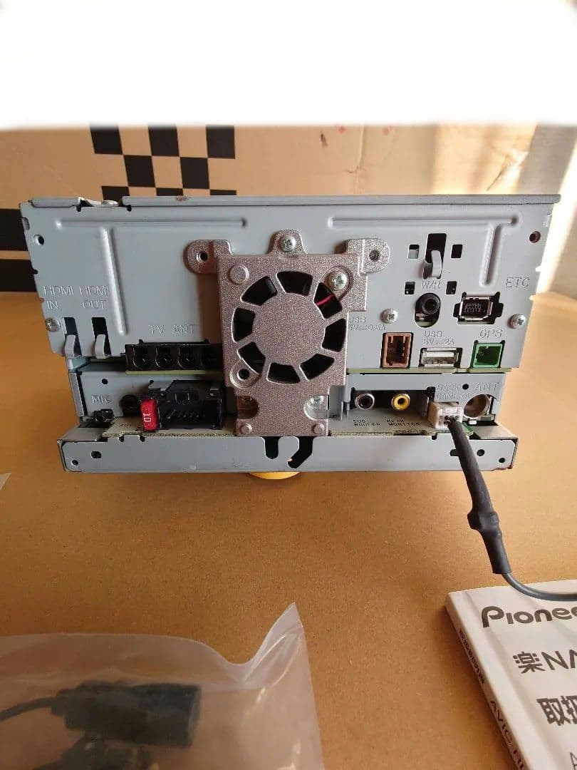 カロッツェリア　楽ナビ　AVIC-RZ710　7インチ