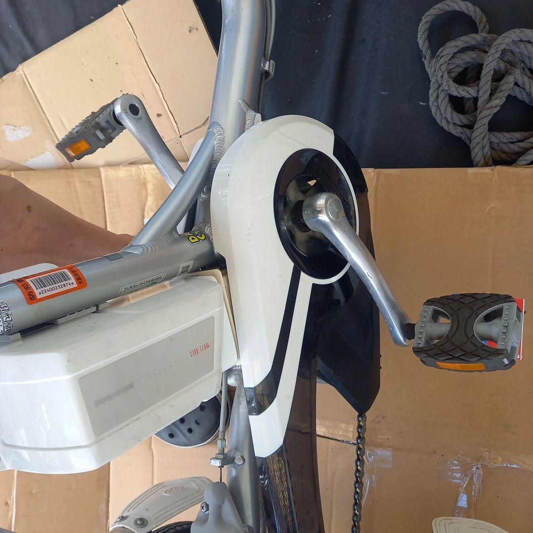 ともさん専用　ブリヂストン充電　電動アシスタワゴン三輪車 シルバー