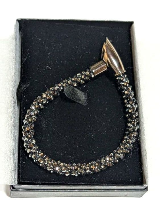 カ*ズ様 #LUV ハッシュタグラブ ブレスレット 7mm ブラック系 GACK