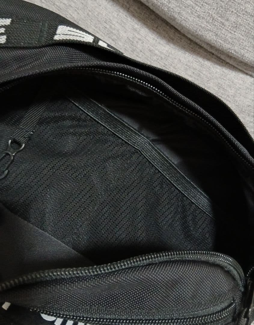 Supreme　斜めがけ　美品