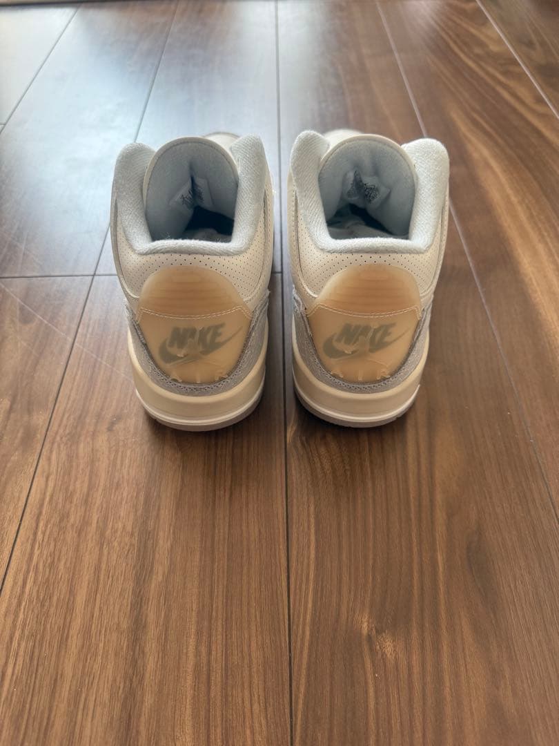 NIKE AIR JORDAN 3 RETRO アイボリーグレーミストクリーム