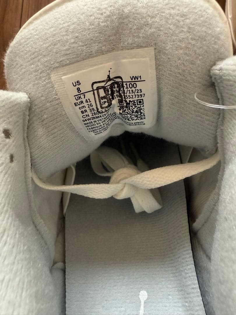 NIKE AIR JORDAN 3 RETRO アイボリーグレーミストクリーム