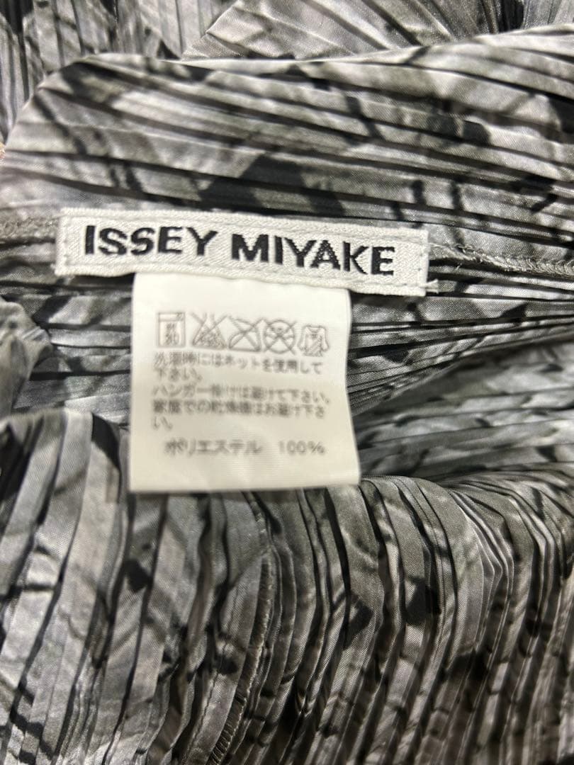 ⭐️月末限定価格⭐️イッセイミヤケコレクションラインプリントブラウス極美品❣️