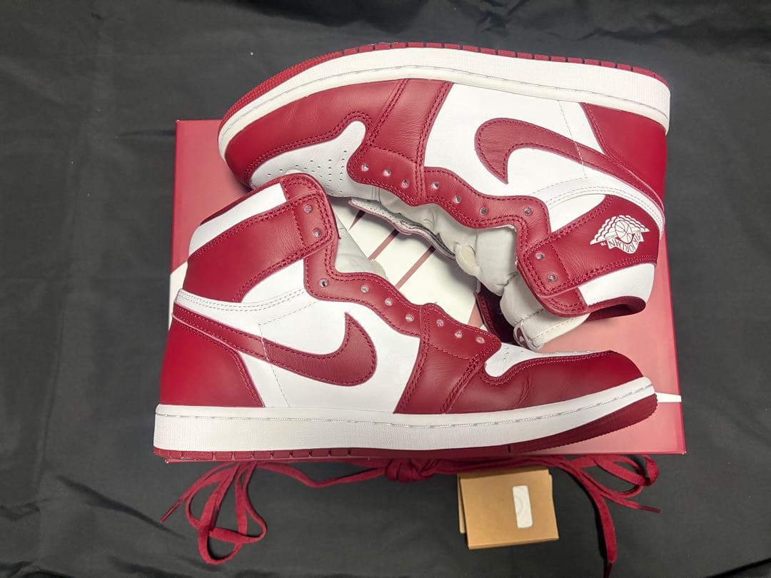 中古　Nike Air Jordan 1 High\"Artisanal Red\"
