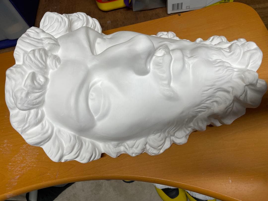 白い彫刻顔レリーフ(ルキウス・ウェルス帝) 大きめの装飾品
