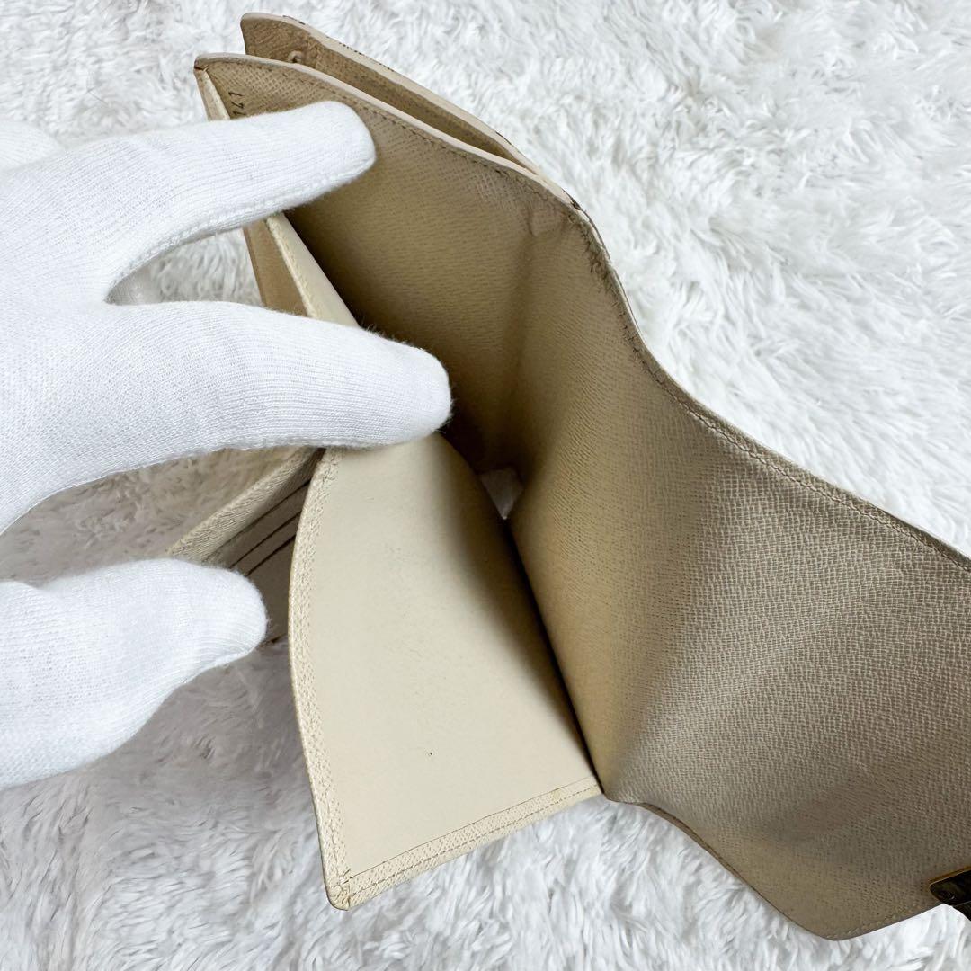 ルイヴィトン ダミエアズール ポルトフォイユ ジョイ 3つ折り財布 白