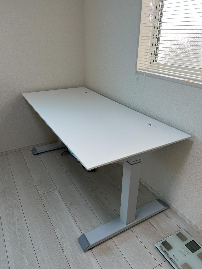 送料込！自動昇降スタンディングデスク 天板150×70cm、高さ65～130cm