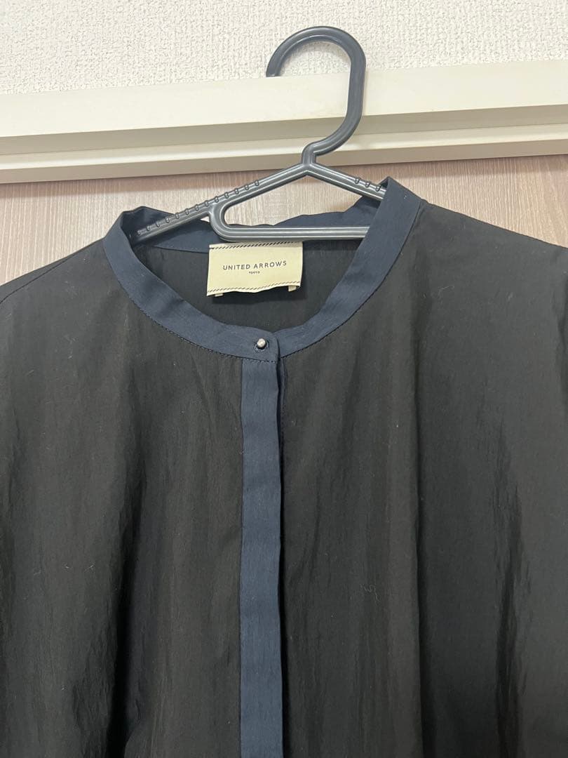 【今期】UNITED ARROWS フレアシルエット 半袖ブラウス 黒