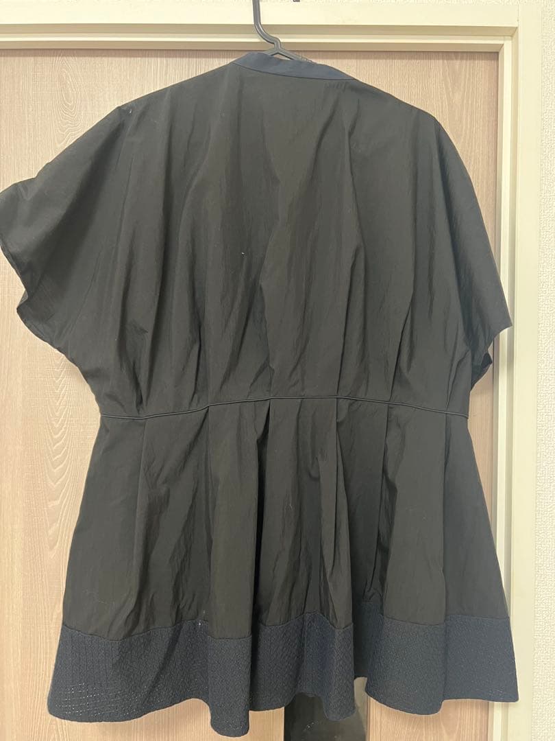 【今期】UNITED ARROWS フレアシルエット 半袖ブラウス 黒