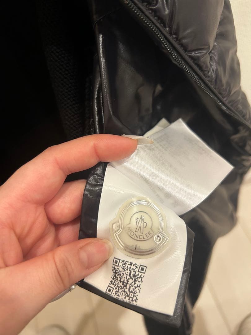 n*n様 MONCLER ブラックダウンジャケット ニット袖