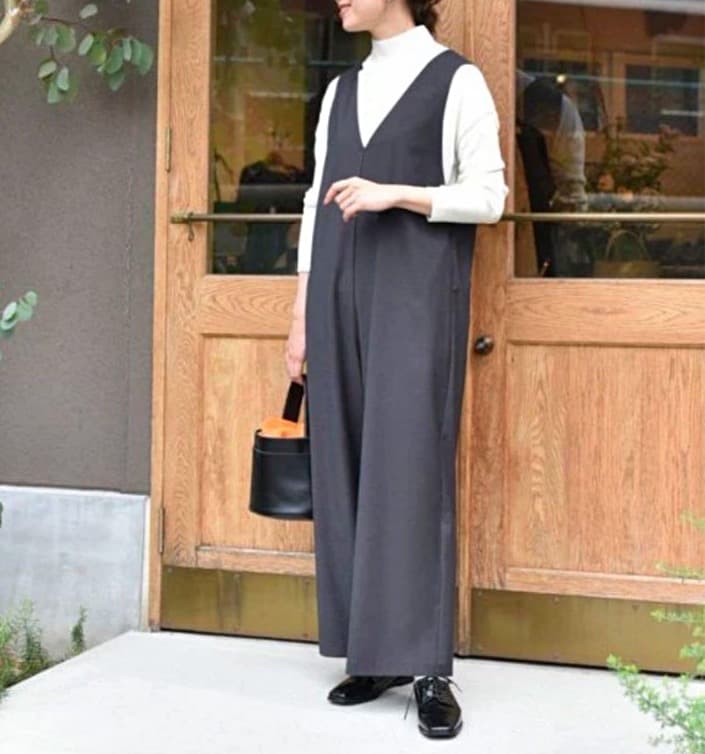 美品 OUR アワーホーム ゆったり シルエットの オールインワン