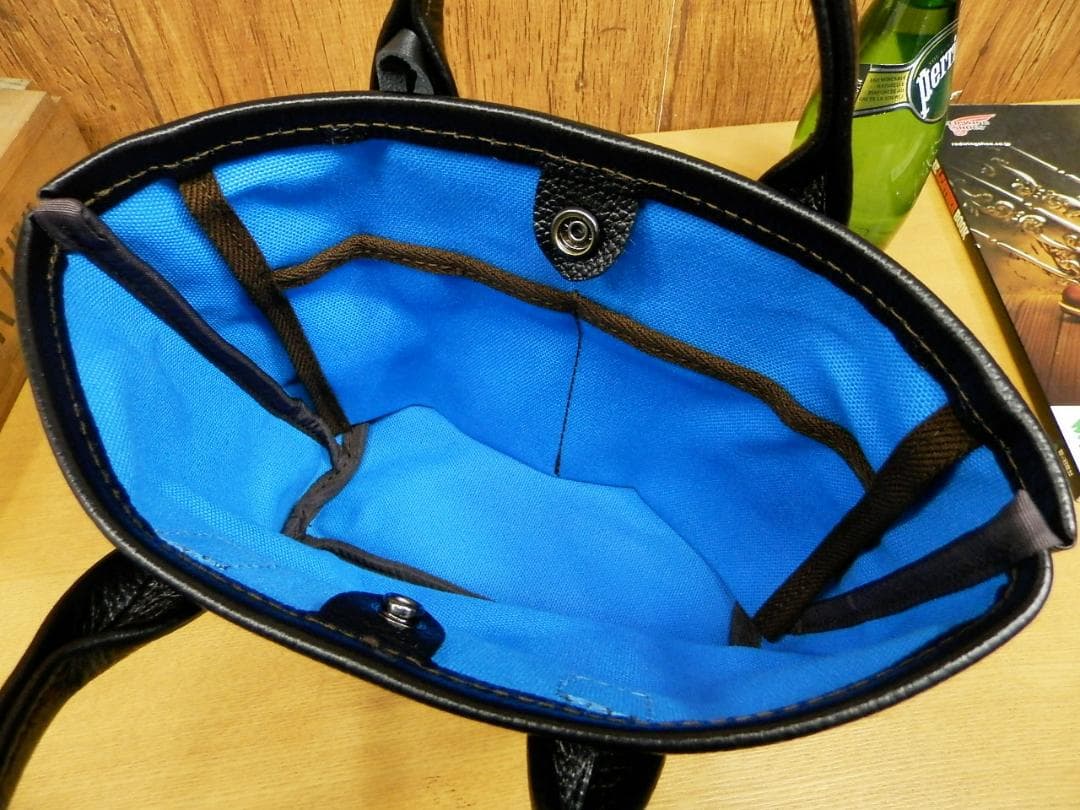 ☆XSサイズ☆カモフラ迷彩柄レザー×スカイブルー裏地のミニトートバッグ