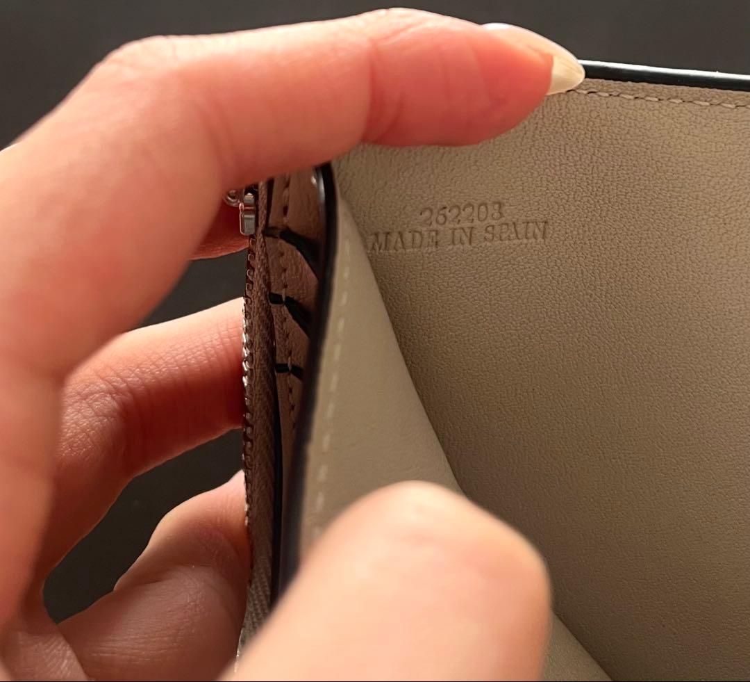 ロエベ　バーティカルウォレットスモール　ローズマリータン 美品