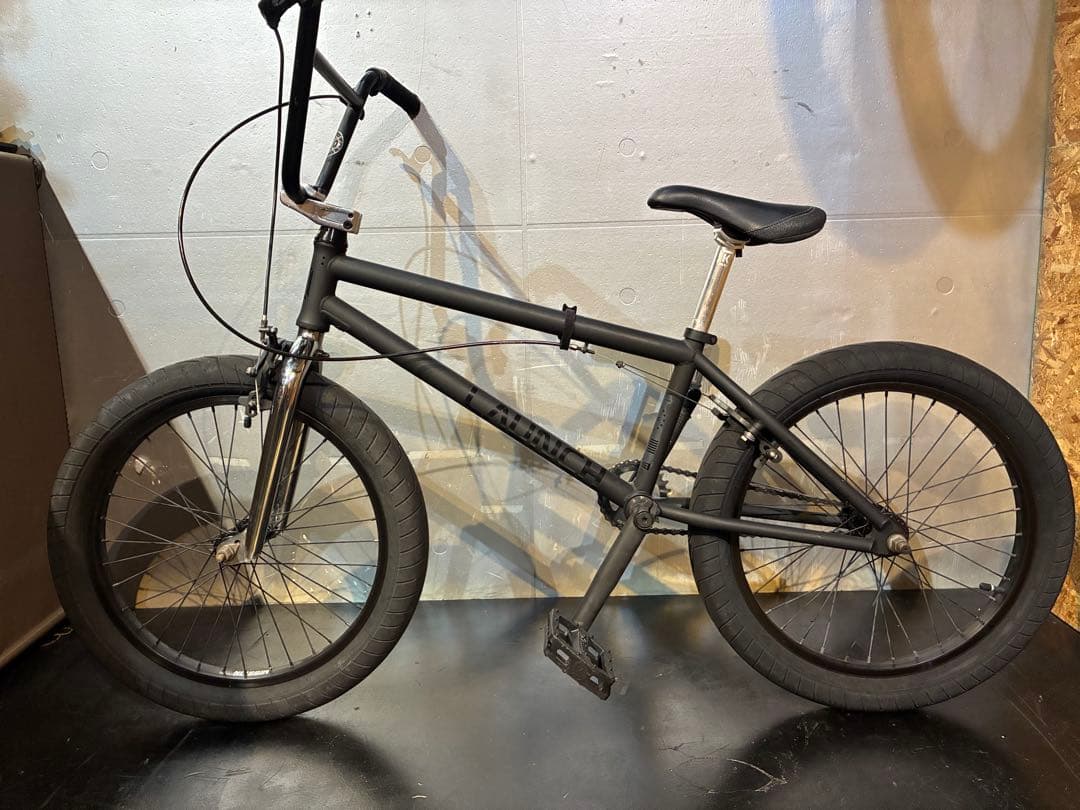 G13 中古BMX KINK BMX LAUNCH マットブラック 20インチ