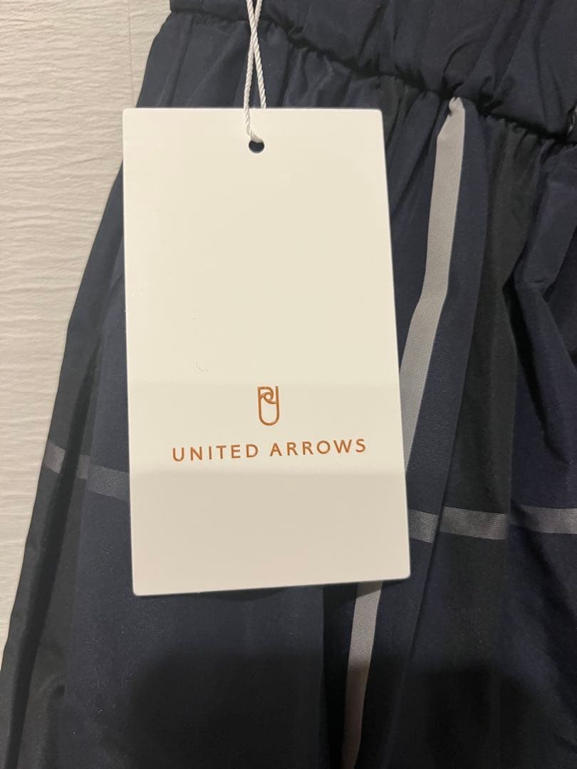 UNITED ARROWS ユナイテッドアローズ　タフタスカート　新品　タグ付