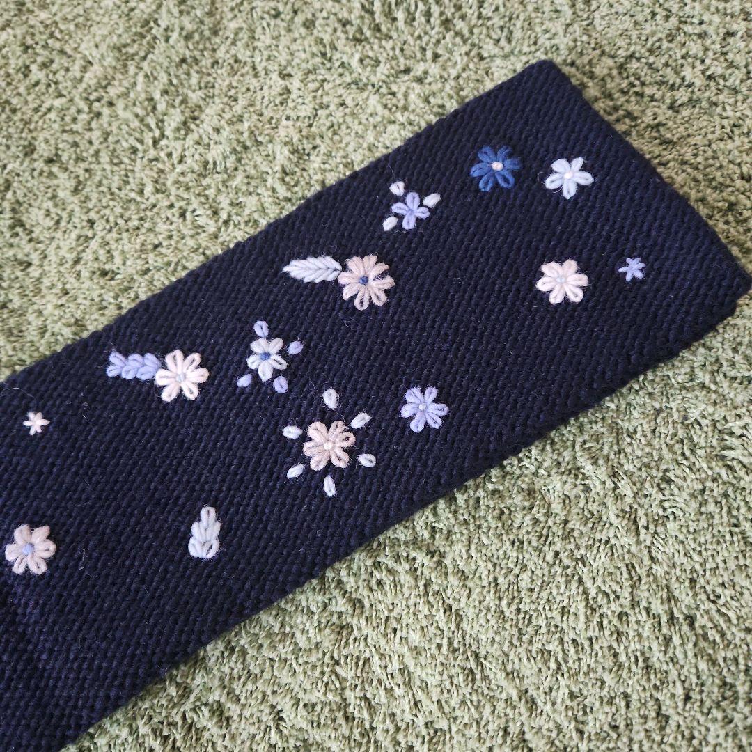 ビームスの百名品手編み 刺繍 マフラー