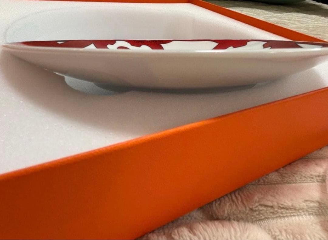 未使用　HERMES 赤白 陶磁器皿