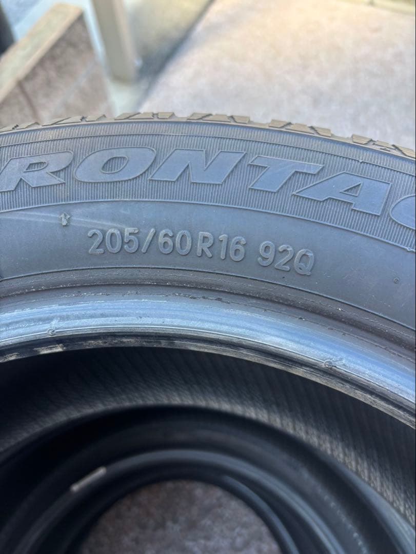 205/60R16 スタッドレスタイヤ　4本セット②