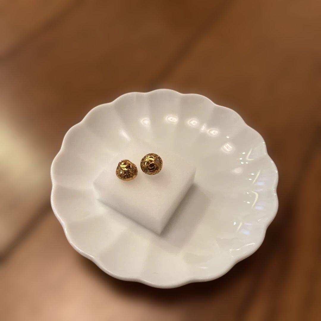 ゴールド ロゴピアス